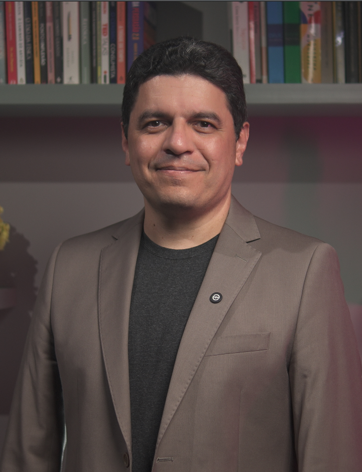 Dr. Flávio Cárcano